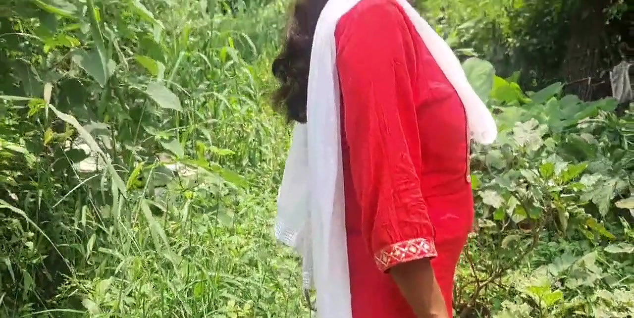 Lal Shut madam fucking in forest with Fubret Student