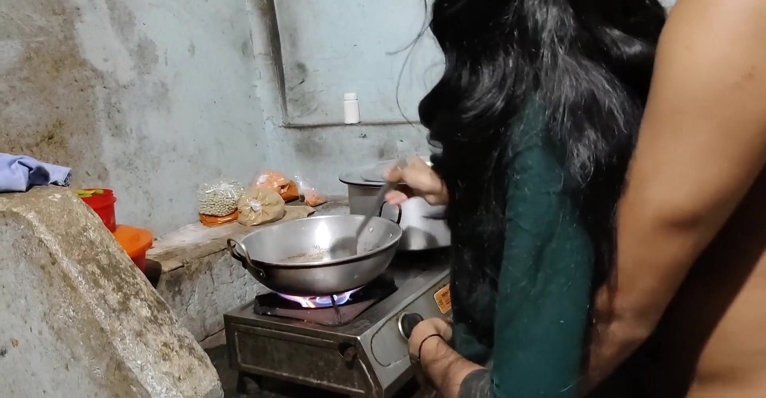 Desi housewife got hard fucked in doggy style with husband