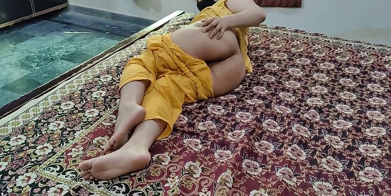 Bigass mom is so hot mood alone at home