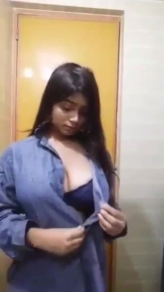 Sexy Big Shaggytits Girl Showing And Fingering