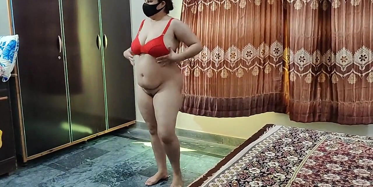 Bigass mom nude yoga at morning in hot mood