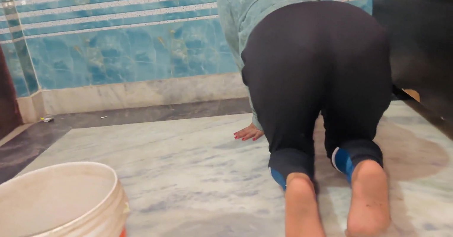 Desi KAAMWALI Bhabhi Sex With Boss Viral video In Hindi