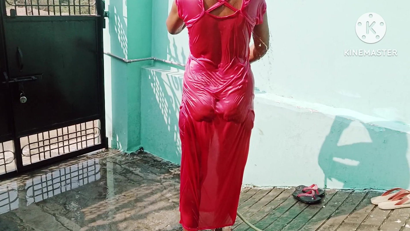 Indian housewife priya (1)