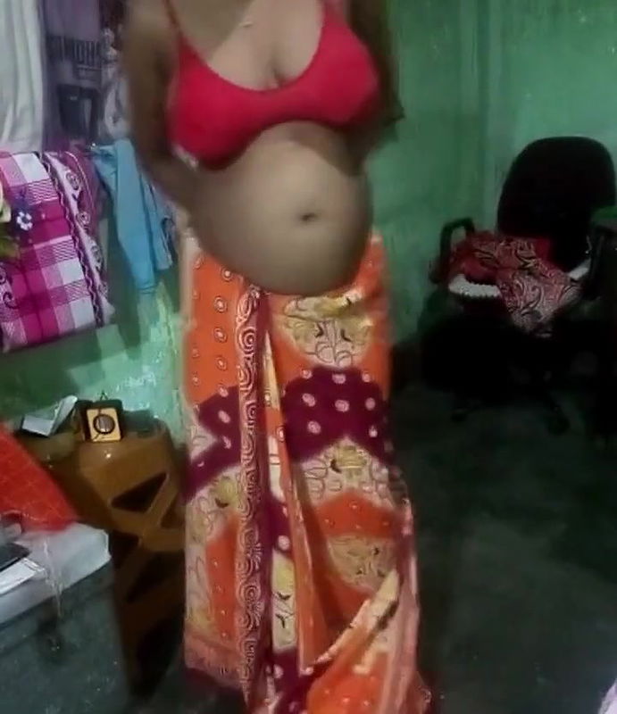 Desi sari wearing