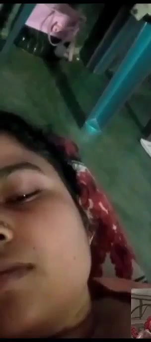 Horny Bhabi Showing And Fingering