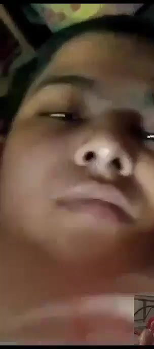 Horny Bhabi Showing And Fingering