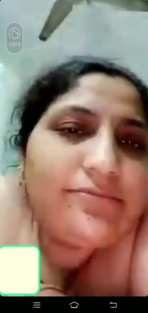 Desi lady showing boobs and pussy on video call