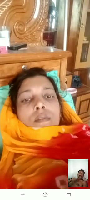 Village Bhabhi Shows Her Boobs and Pussy
