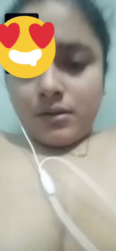 Beautiful Hijabi Mal Showing