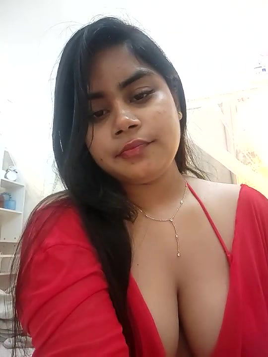 Busty Girl Amesha Show Her Curves And Big Boobs