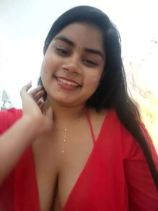 Busty Girl Amesha Show Her Curves And Big Boobs