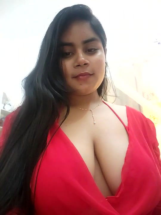 Busty Girl Amesha Show Her Curves And Big Boobs