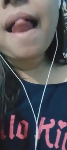 Beautiful Sexy Chubby Girl Showing