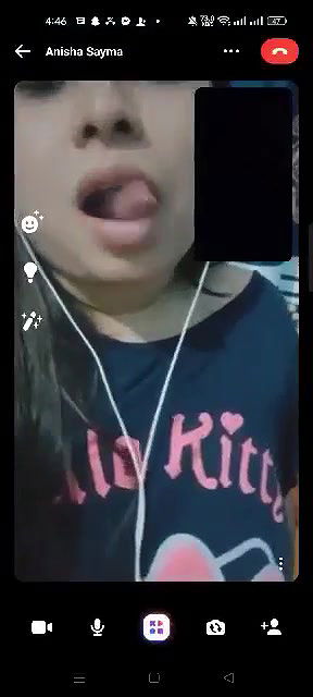 Beautiful Sexy Chubby Girl Showing