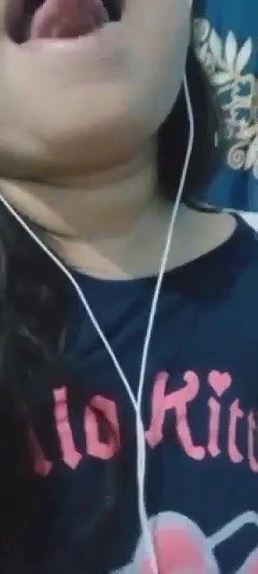 Beautiful Sexy Chubby Girl Showing