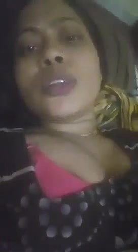 Unsatisfied Bhabi Fingering With DirtyTalk
