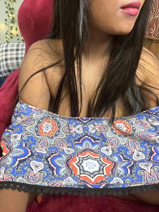 Stripchat-Public.Show-c-LillyLive-2024.06.30.183502