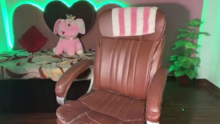 Stripchat-Public.Show-f-Funky_faira-2024.06.30.204710