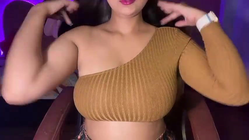 Stripchat-Public.Show-f-Funky_faira-2024.07.05.181415