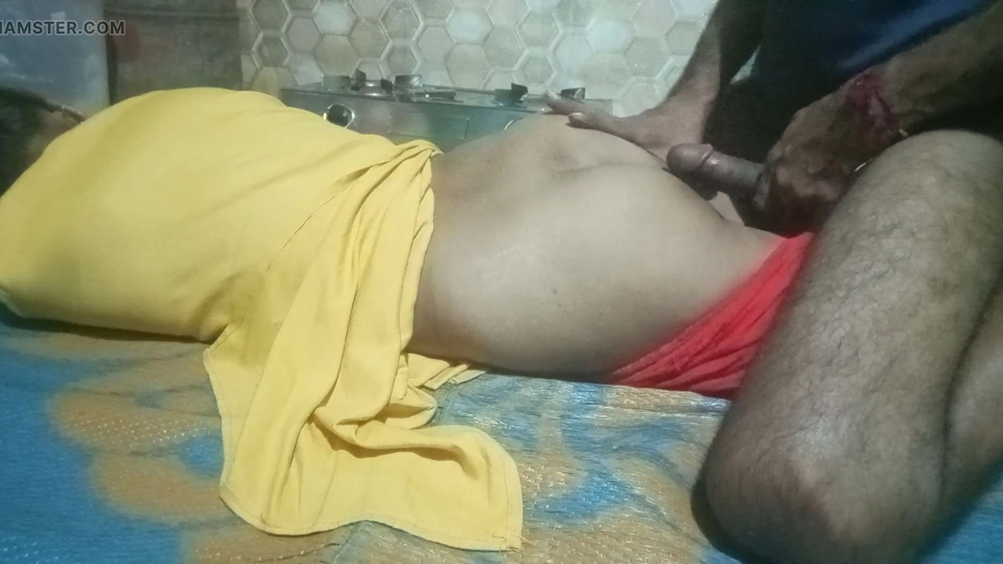 Indian village Bhabhi ne kitchen me Devar se Chudai karwayi