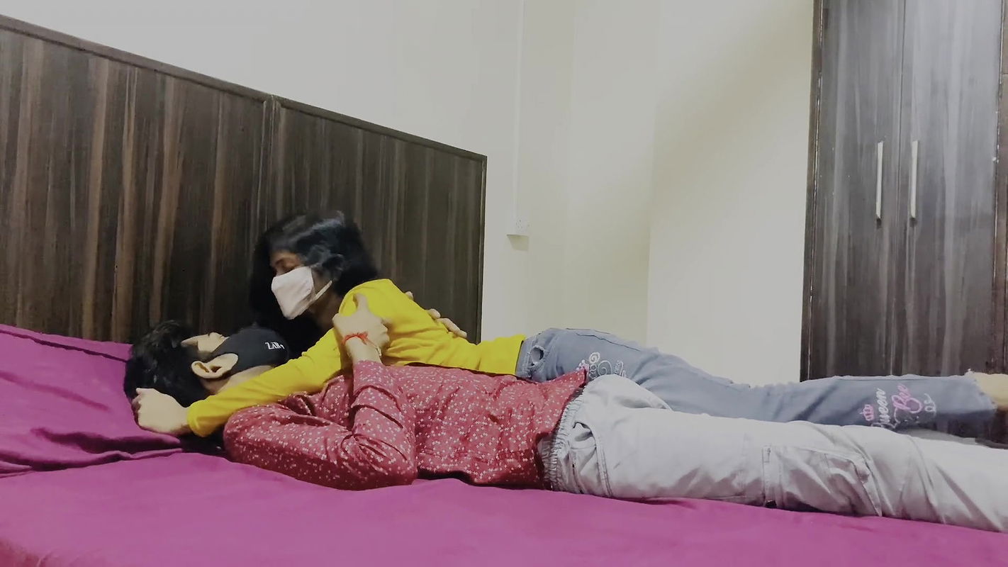 OYO Me Wide Girlfriend by Booking Hotel