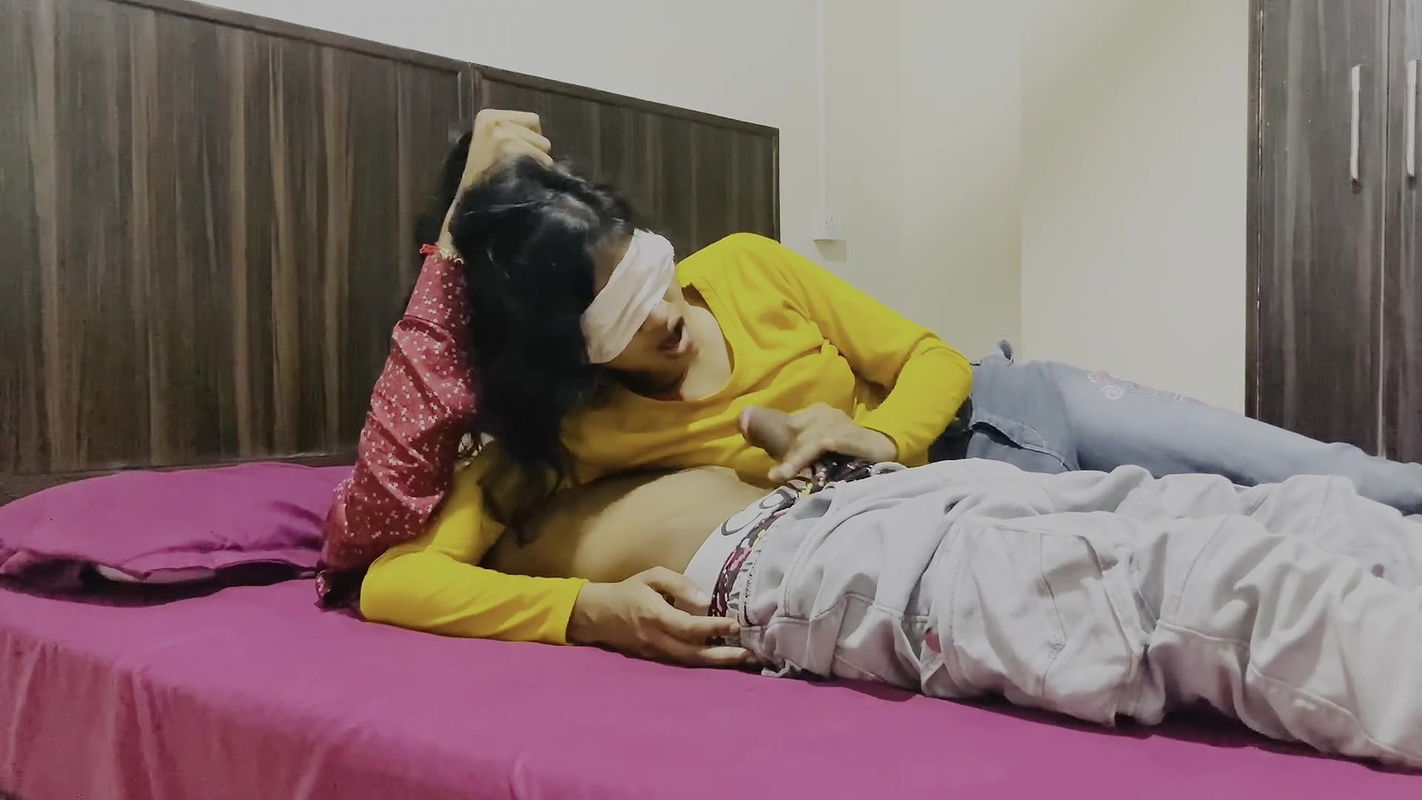 OYO Me Wide Girlfriend by Booking Hotel