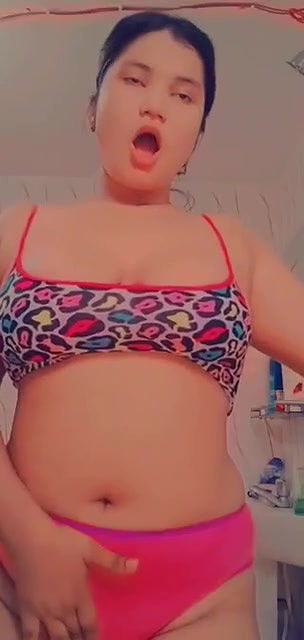 Beautiful Horny Chubby Gf