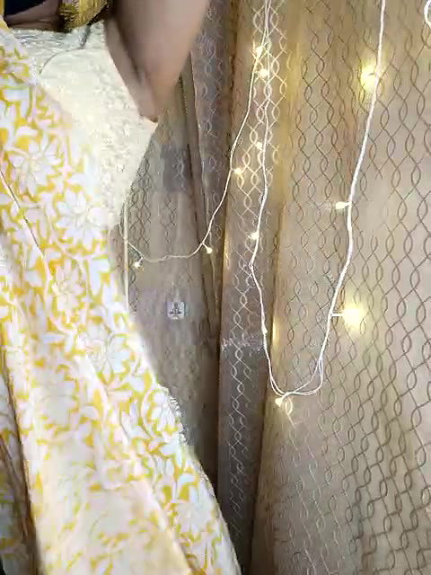Indian Girl Show Her Boobs And Pussy With Vibrator