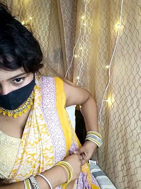 Indian Girl Show Her Boobs And Pussy With Vibrator
