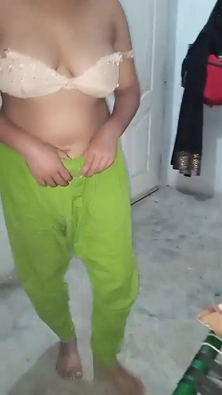 Beautiful chubby girl nude captured before Fucking
