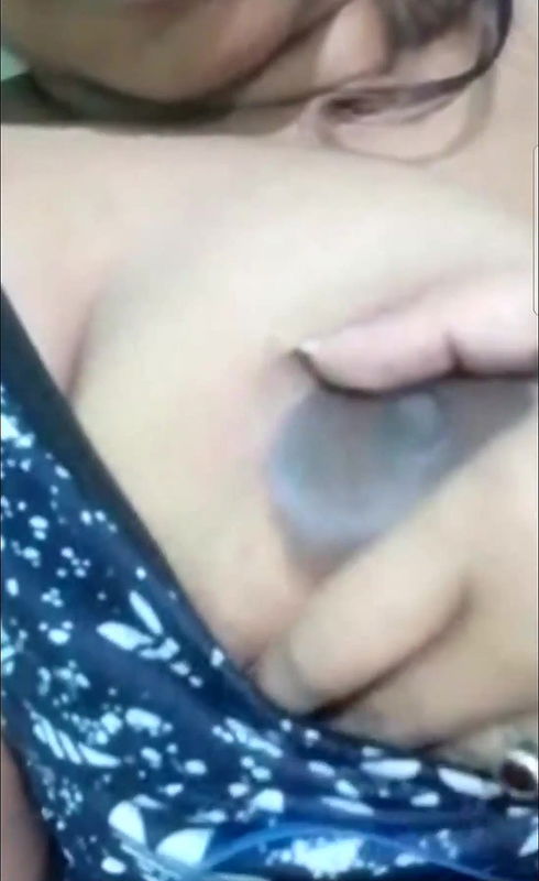 Horny Desi Girl Shows Boobs