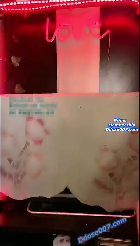 Insta Girl Manisha aka Mineral Nude Dancing on Live 121