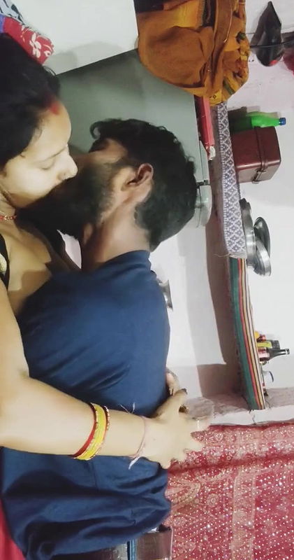 Bigass Tanker Bhabi After Bath Changing