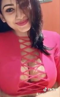 Desi Beauty Booby huge Clievage