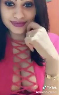 Desi Beauty Booby huge Clievage