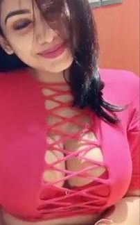 Desi Beauty Booby huge Clievage