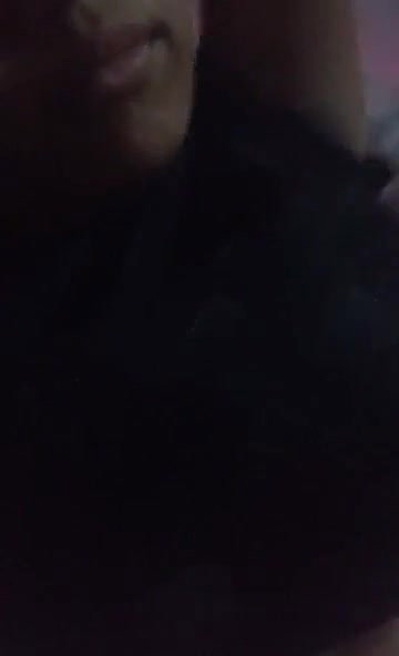 Guwahati Girl Shows her Boobs