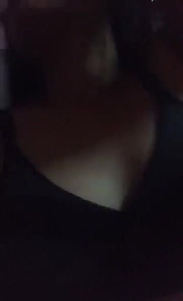 Guwahati Girl Shows her Boobs