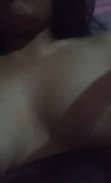 Guwahati Girl Shows her Boobs