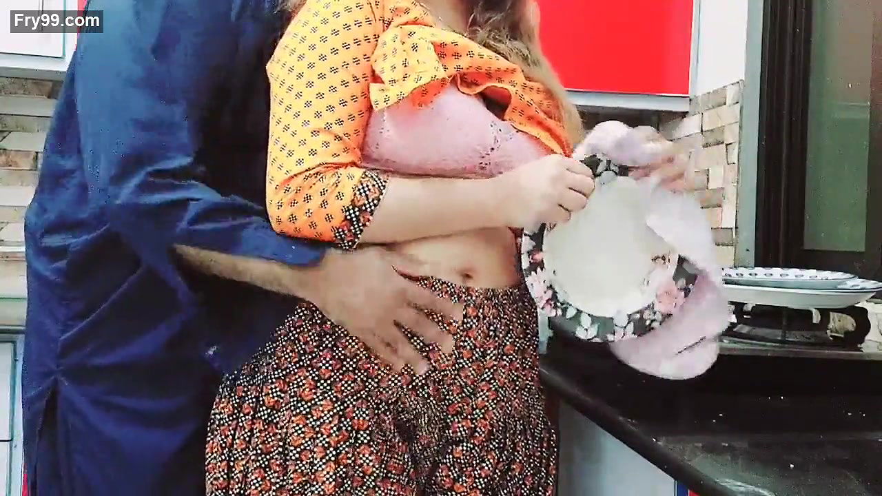 Pk sexy bhabi enjoy with old father in lw 2