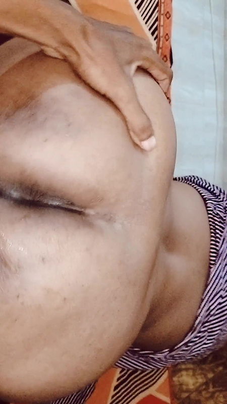 I sucked my wife’s pussy and let out the water