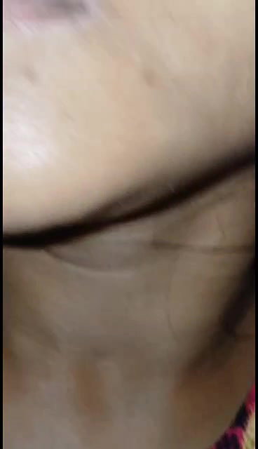 HORNY DESI INDIAN BHABHI GIVING BLOWJOB