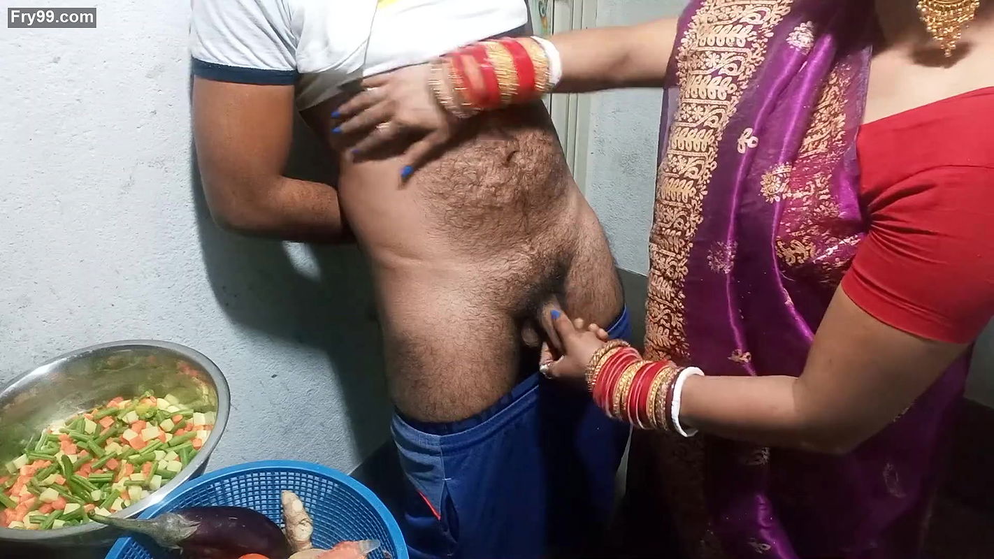 Desi Bhabhi fucking onKitchen