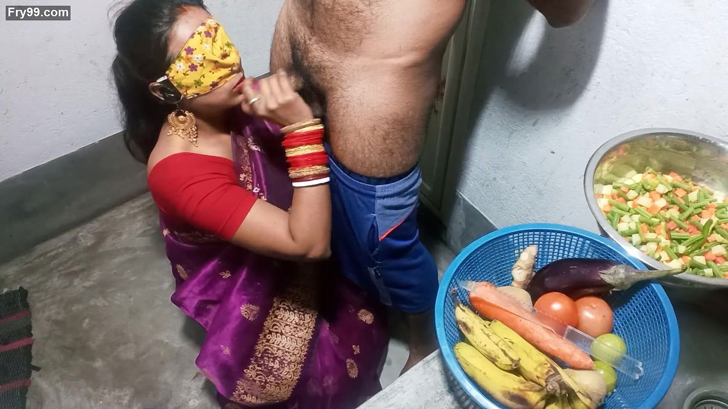 Desi Bhabhi fucking onKitchen