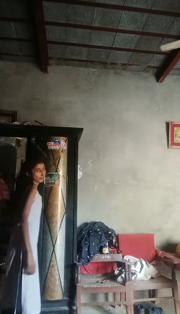 Desi cutie showing tits and pussy full naked