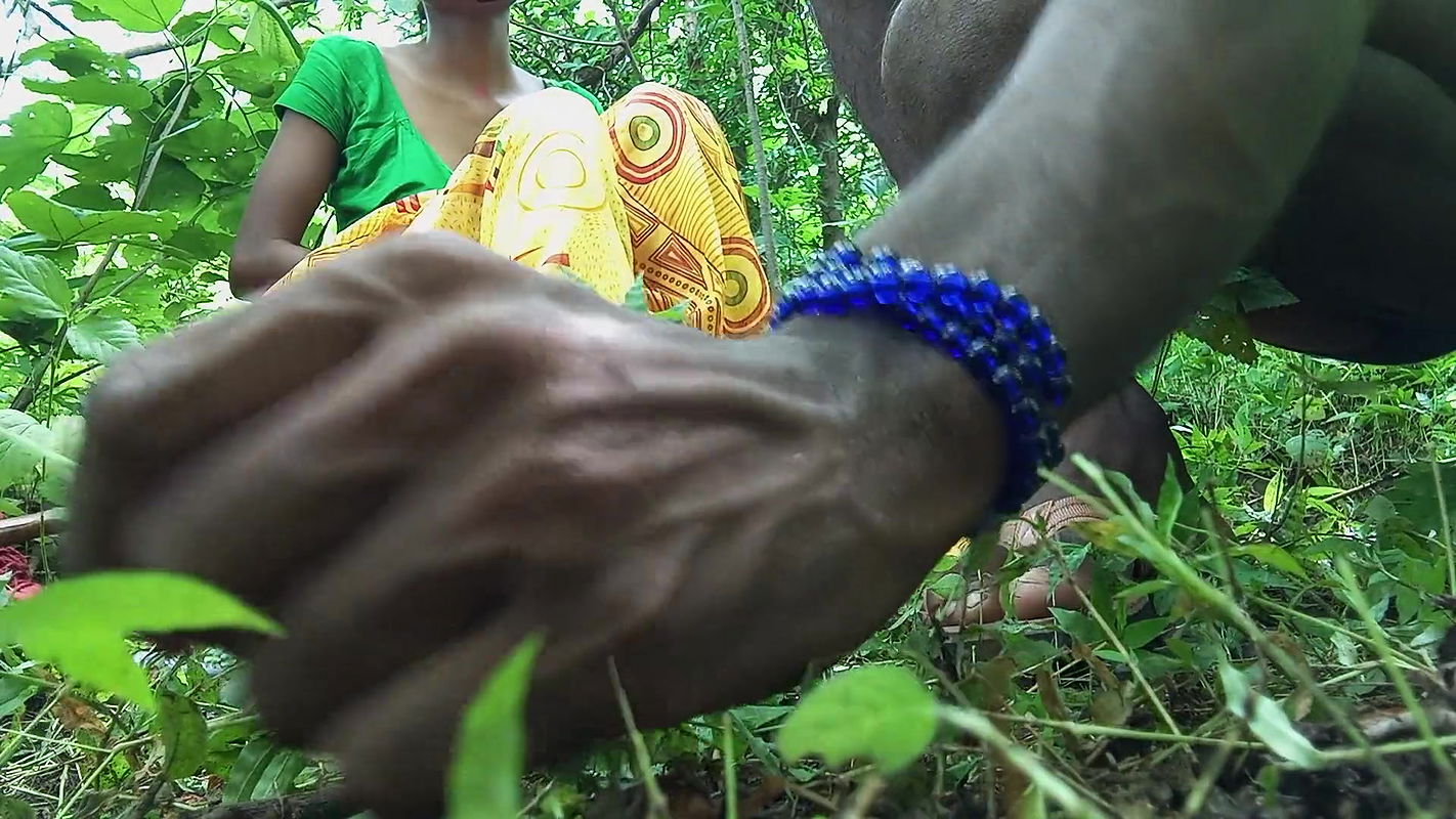 Indian village couple coming fast time nearest area and sex with outdoor romantic hot fun