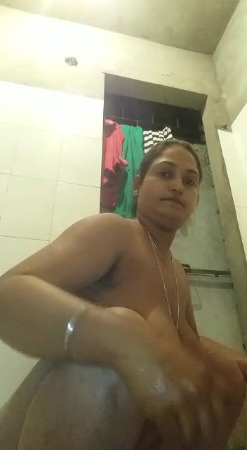 Desi Busty Beautiful Naughty Housewife Homemade Full Nude-230