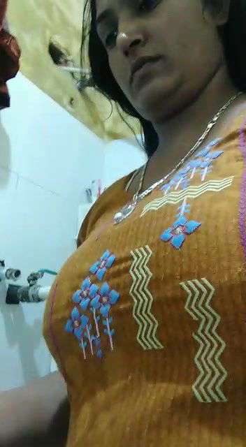 Desi Busty Beautiful Naughty Housewife Homemade Full Nude-204