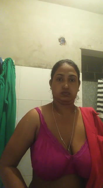 Desi Busty Beautiful Naughty Housewife Homemade Full Nude-152