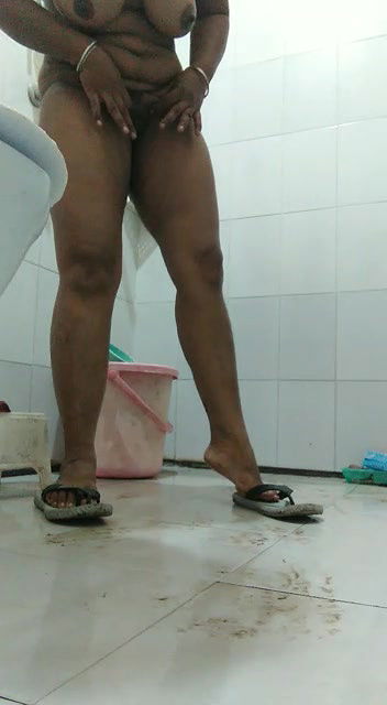 Desi Busty Beautiful Naughty Housewife Homemade Full Nude-126